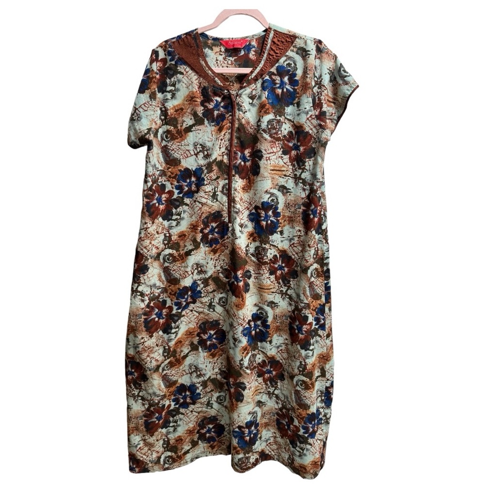 Woman’s Sukanya Dress or Night wear,‎ size Large